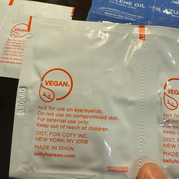 Sally Hansen Azulene Oil Finishing Wipe - 12 Count - Picture 3 of 3